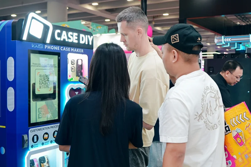 why-invest-in-a-custom-phone-case-vending-business_1761106814